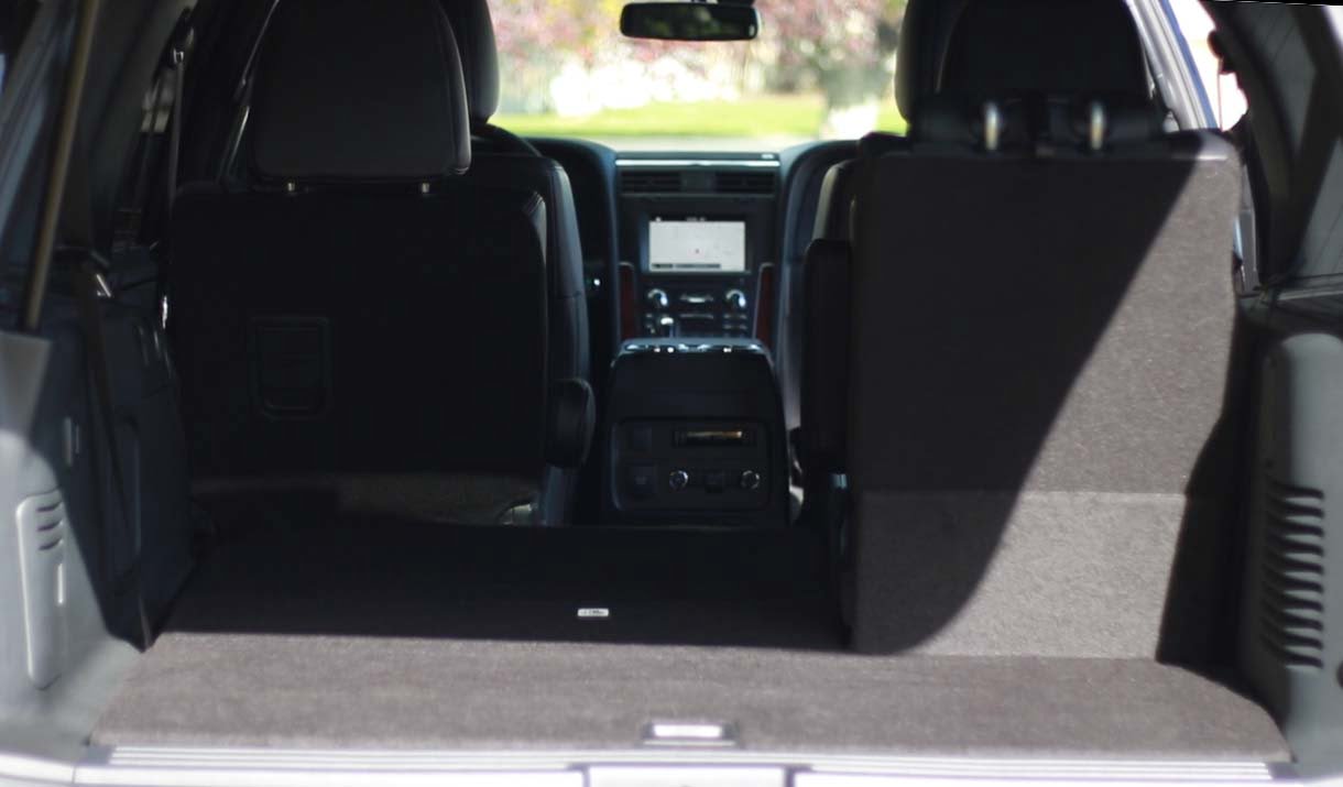 2017 Lincoln Large SUV Rear Cargo