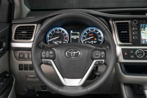 VW Atlas vs Toyota Highlander.