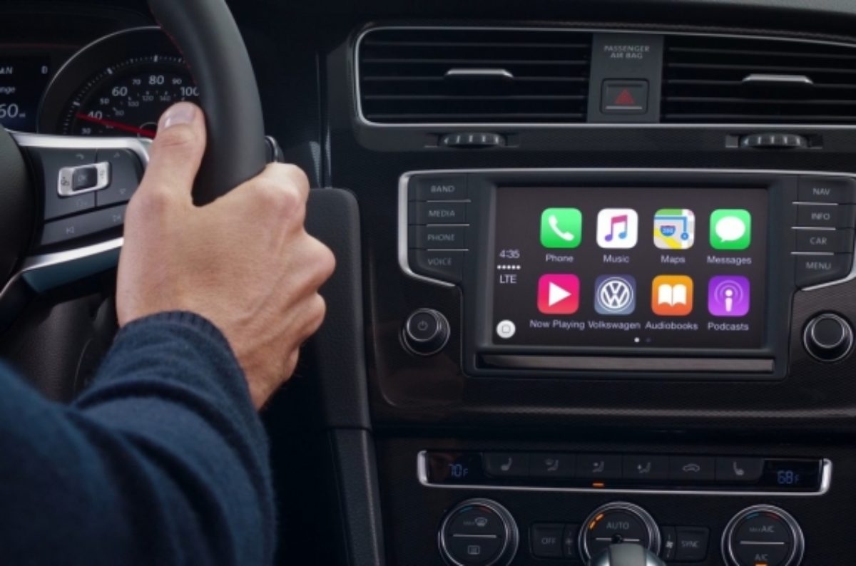 Volkswagen: What is Apple CarPlay & Android Auto?