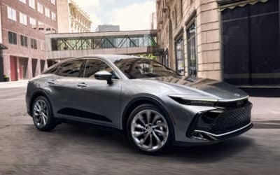 Why the 2026 Toyota Crown and Crown Signia Stand Out in the Hybrid Market